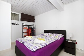 Luxury Apartment With Pool, Large Patio & sea View