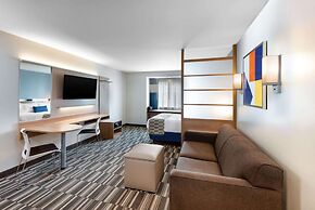 Microtel Inn & Suites by Wyndham Farmington