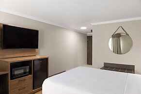 La Quinta Inn & Suites by Wyndham Yakima Downtown