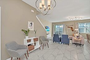 Lake View and Mickey Room! Stunning Home! #5sl851