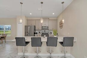 Lake View and Mickey Room! Stunning Home! #5sl851