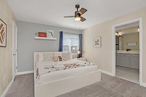 Lake View and Mickey Room! Stunning Home! #5sl851