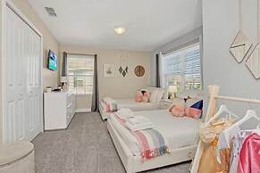 Lake View and Mickey Room! Stunning Home! #5sl851