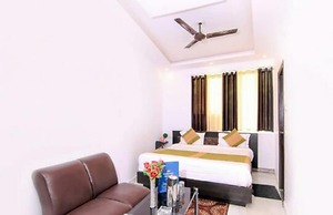 Goroomgo Rajput Charbagh Lucknow