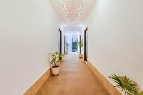 Goroomgo Rajput Charbagh Lucknow