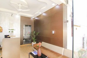 Goroomgo Rajput Charbagh Lucknow