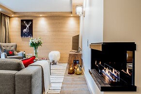 Mammoth Lodge by Alpine Resorts