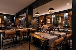 Mammoth Lodge by Alpine Resorts