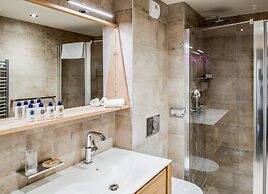 Mammoth Lodge by Alpine Resorts