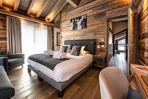Mammoth Lodge by Alpine Resorts