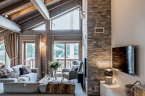 Mammoth Lodge by Alpine Resorts