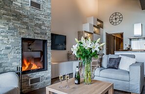 Mammoth Lodge by Alpine Resorts