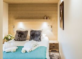 Mammoth Lodge by Alpine Resorts