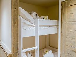 Mammoth Lodge by Alpine Resorts