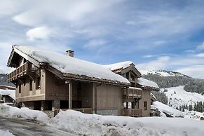 Mammoth Lodge by Alpine Resorts