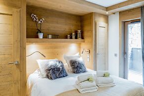 Mammoth Lodge by Alpine Resorts