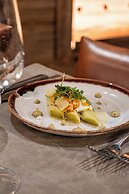 Mammoth Lodge by Alpine Resorts