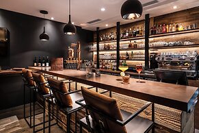 Mammoth Lodge by Alpine Resorts