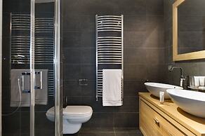 Annapurna by Alpine resorts