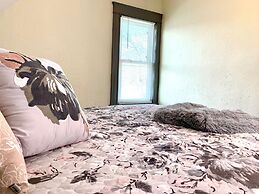 The Blackjack Duplex - Private Yard & Parking, Near Falls & Casino by 