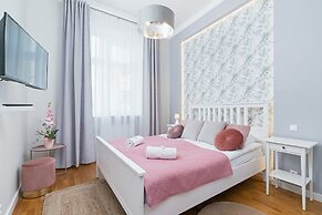 Apartment Chodkiewicza by Renters