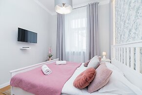 Apartment Chodkiewicza by Renters