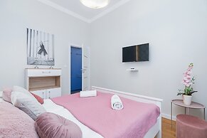 Apartment Chodkiewicza by Renters