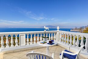 Villa Luisa play& pool