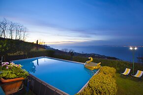 Villa Luisa play& pool