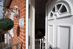 Stayzo Penthouse Accommodation 1- Premier Lodge