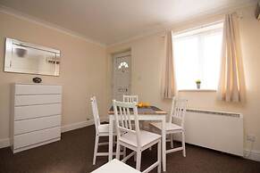 Stayzo Penthouse Accommodation 1- Premier Lodge