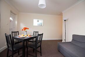 Stayzo Penthouse Accommodation 2- Premier Lodge