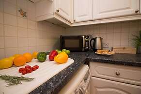 Stayzo Penthouse Accommodation 2- Premier Lodge