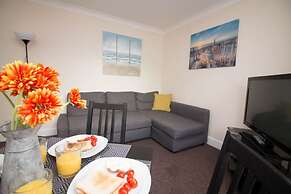 Stayzo Penthouse Accommodation 2- Premier Lodge