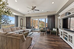 Sunset on the 5th 3 Bedroom Townhouse by RedAwning