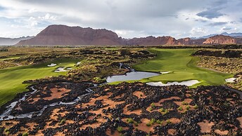 Views Over Coral Canyon by RedAwning