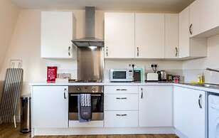 Stayzo Castle Point Apartments Premier Lodge