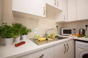 Stayzo Castle Point Apartments Premier Lodge