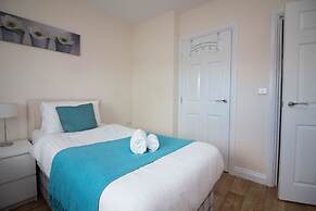 Stayzo Castle Point Apartments Premier Lodge