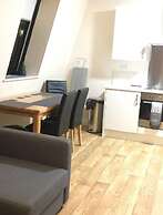 Stayzo Castle Point Apartments Premier Lodge