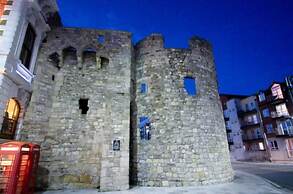 Stayzo Castle Point Apartments Premier Lodge