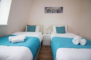 Stayzo Castle Point Apartments Premier Lodge