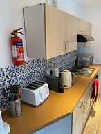 Stayzo House Accommodation- Coventry Free Parking