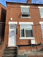 Stayzo House Accommodation- Coventry Free Parking