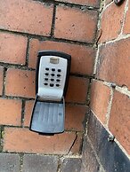 Stayzo House Accommodation- Coventry Free Parking