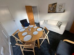 Stayzo House Accommodation- Coventry Free Parking