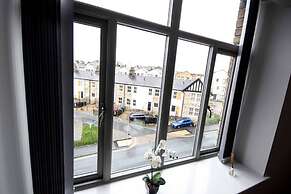 Stayzo Self Catering Accommodation 3 -bradford UK
