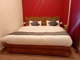 Goroomgo GP Mall Road Nainital