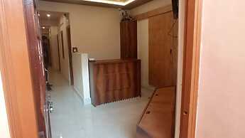 Goroomgo GP Mall Road Nainital