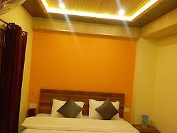 Goroomgo GP Mall Road Nainital